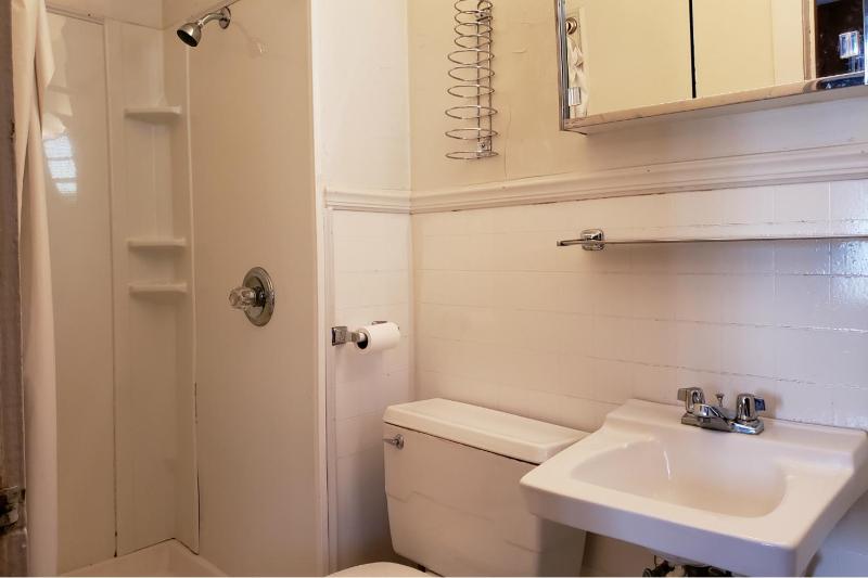 Budget Double Cabin image 2