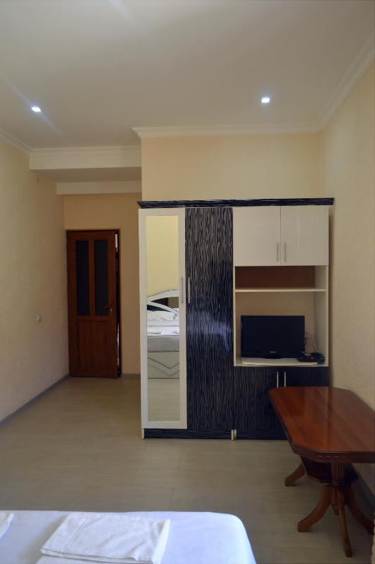 Deluxe King Room image 3