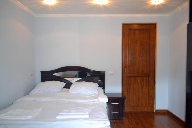 Standard Double Room with Shared Bathroom image 1