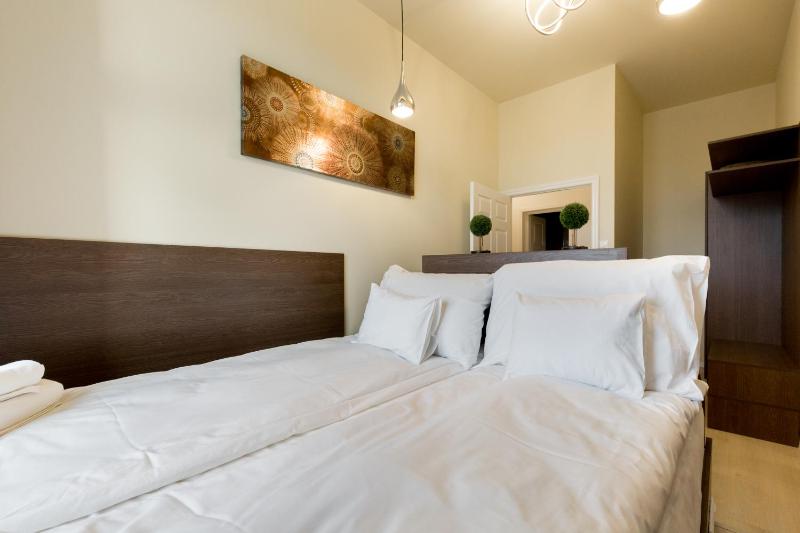 Apartment image 3