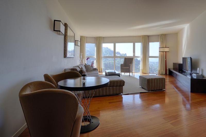 Executive Suite image 1