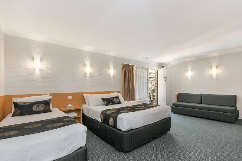 Flag Motor Lodge - image 7