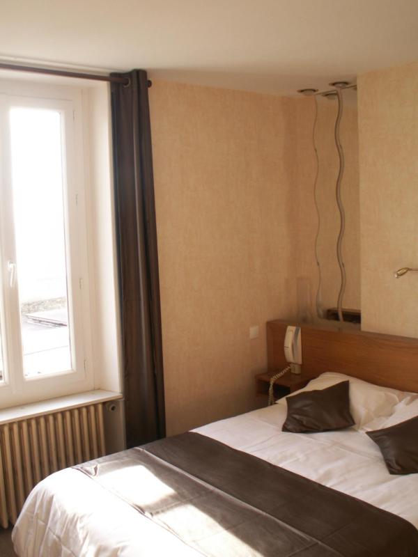 Double Room with Balcony image 1