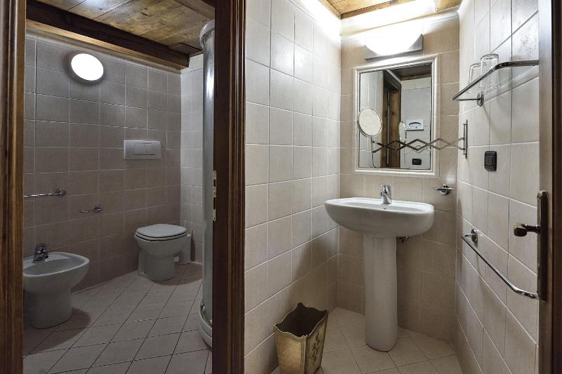 Apartment - Split Level image 3