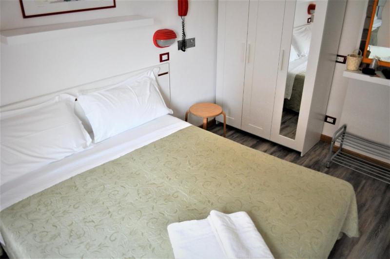Junior Suite with Balcony image 1
