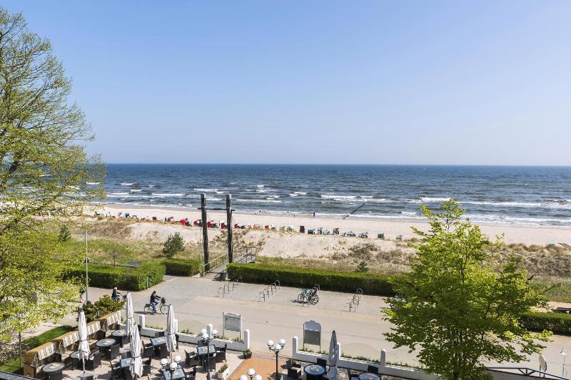 Double Room with Sea View image 2