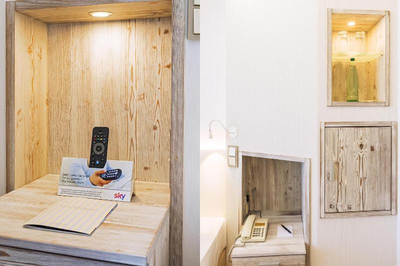 Double Room with Sea View image 3