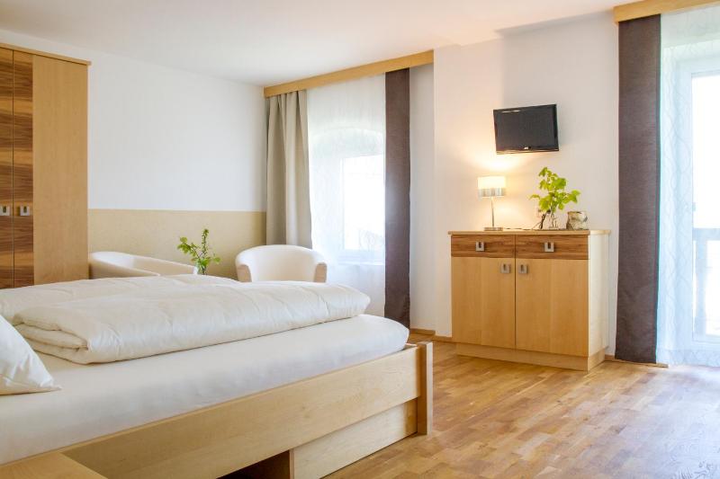 Double Room with Balcony (2 Adults + 1 Child) image 3