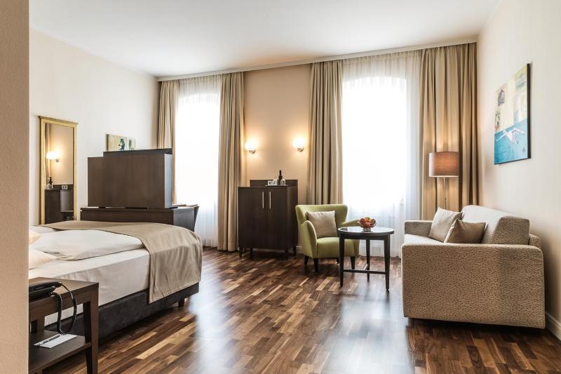Superior Double Room image 3