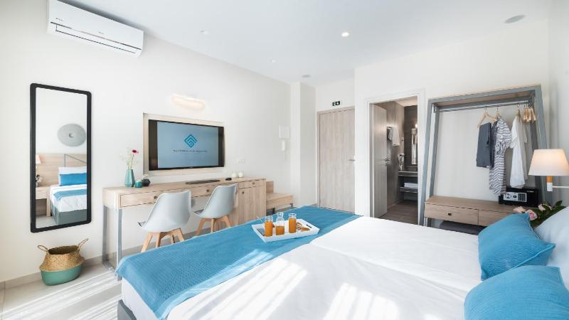 Deluxe Double or Twin Room with City View image 2