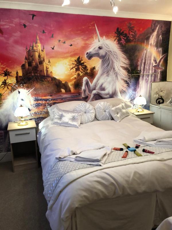 Standard Double or Twin Room image 3