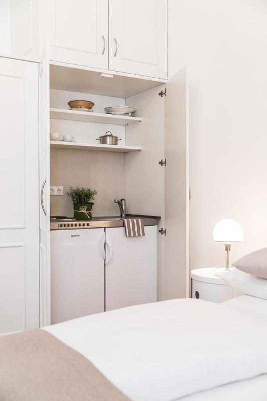 Studio Apartment image 3