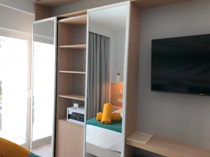 Double or Twin Room image 1
