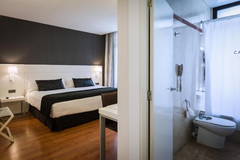 Double or Twin Room image 2
