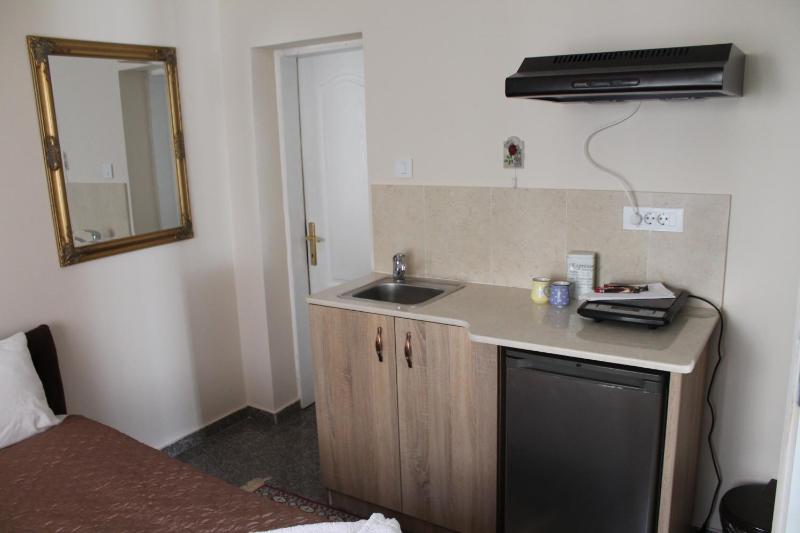 One-Bedroom Apartment image 4