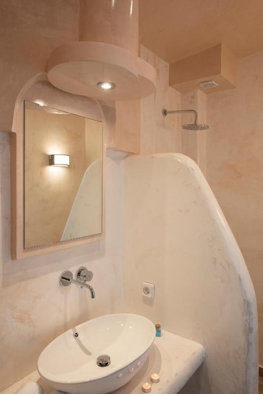 Superior Room with indoor Hot Tub image 4