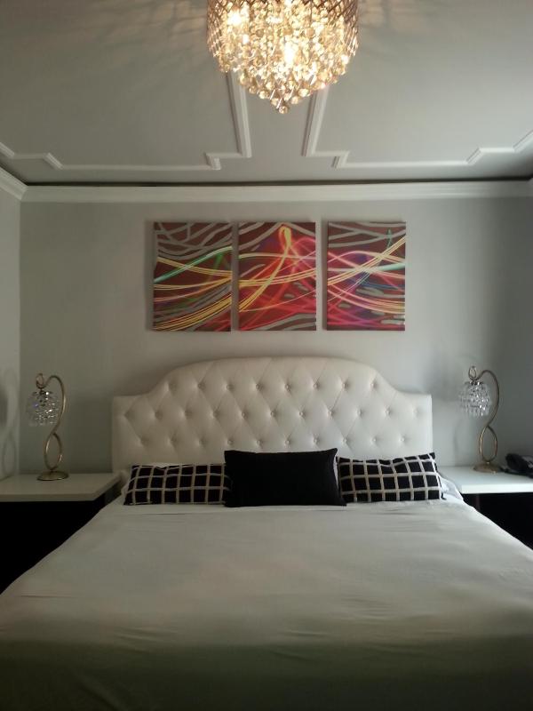 Hollywood VIP Hotel - image 16