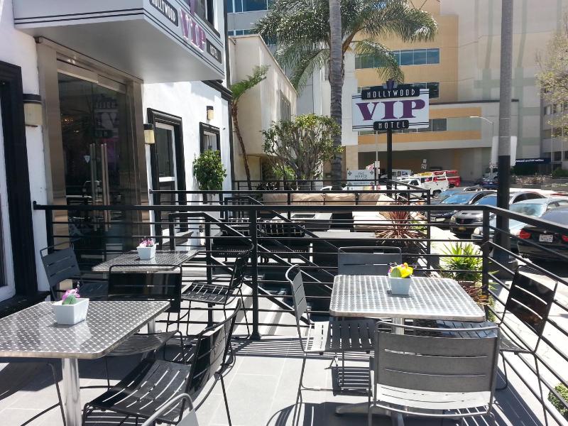 Hollywood VIP Hotel - image 12