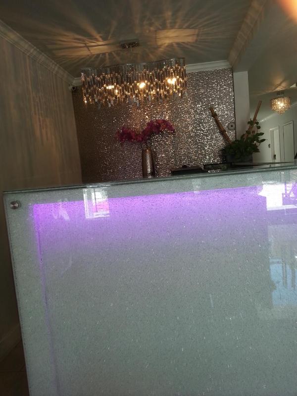Hollywood VIP Hotel - image 3