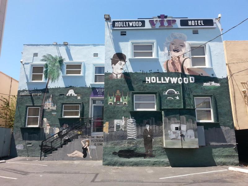 Hollywood VIP Hotel - image 11