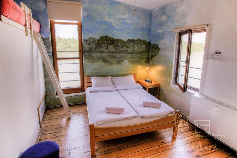 Quadruple Room with Private Bathroom- La Familia image 3