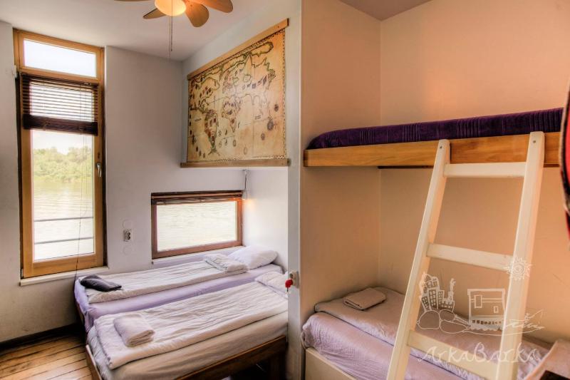 Quadruple Room with Private Bathroom- La Familia image 4