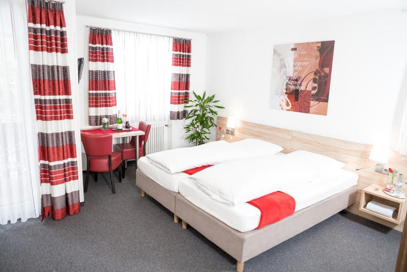 Double Room image 1