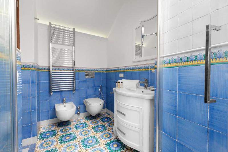 Double Room image 4