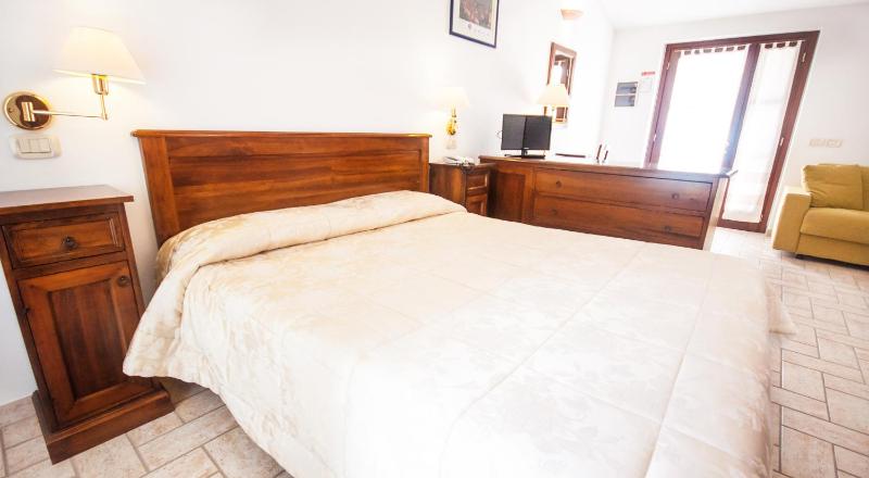 Double Room image 2