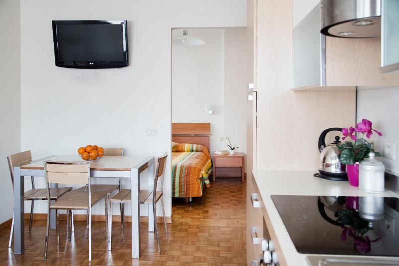 One-Bedroom Apartment - Annex image 1