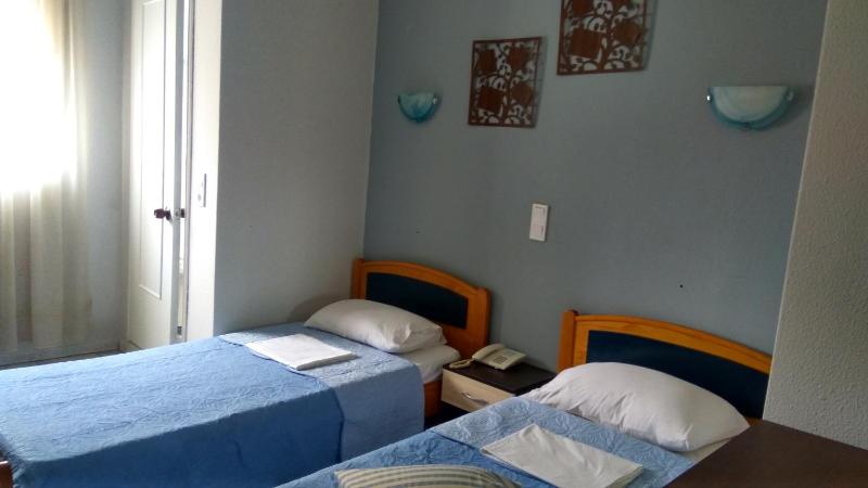 Budget Twin Room image 2