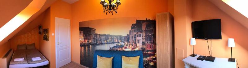Standard Double Room image 3
