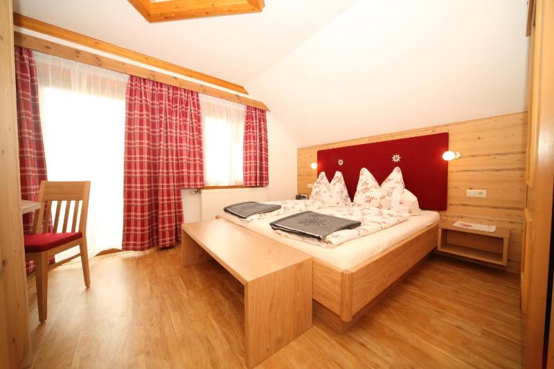 Double Room with Balcony image 3