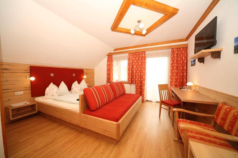 Double Room with Balcony image 1