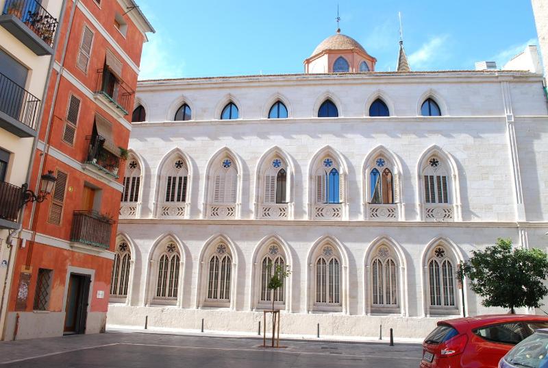 Studio (3 Adults) image 3