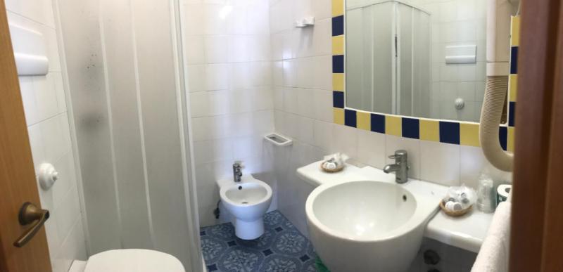 Quadruple Room image 4