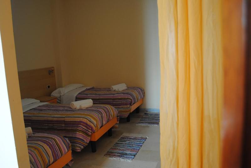 Quadruple Room with Sea View image 2