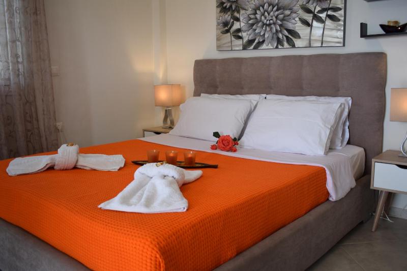 Studio Apartment with Sea View image 3