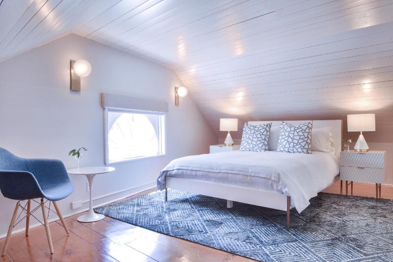 Standard Queen Room image 4