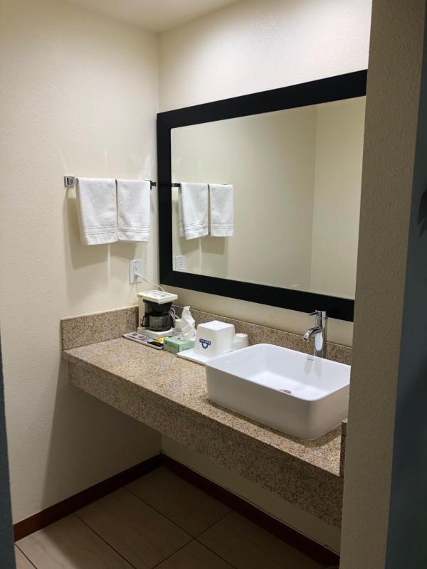 King Room - Non-Smoking image 1