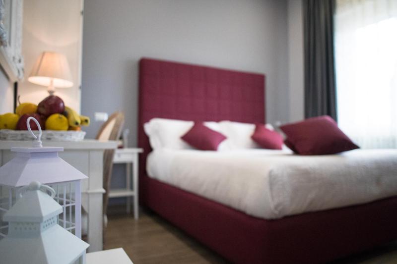 Superior Triple Room image 3