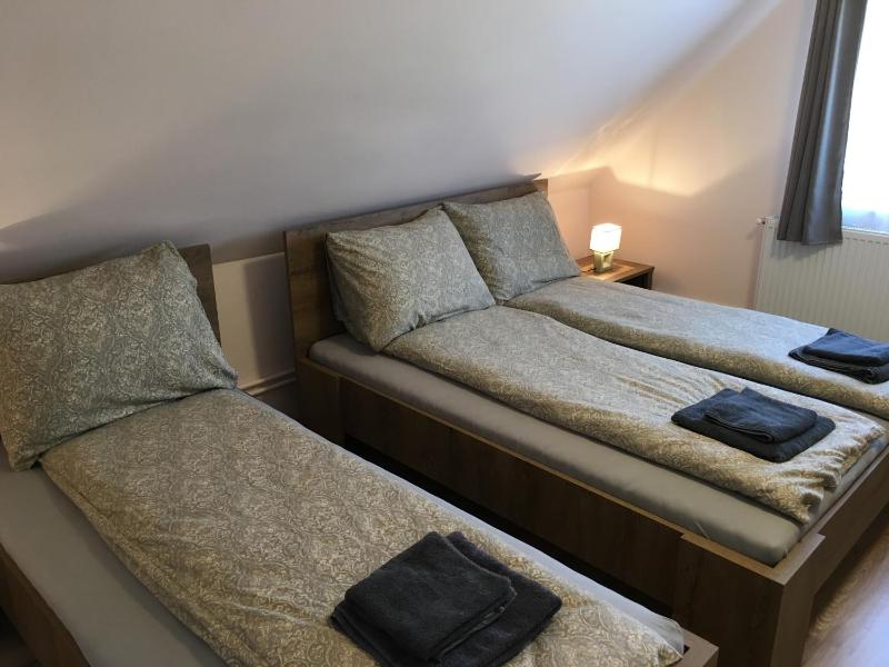 Deluxe Room (2 Adults + 1 Child) image 3