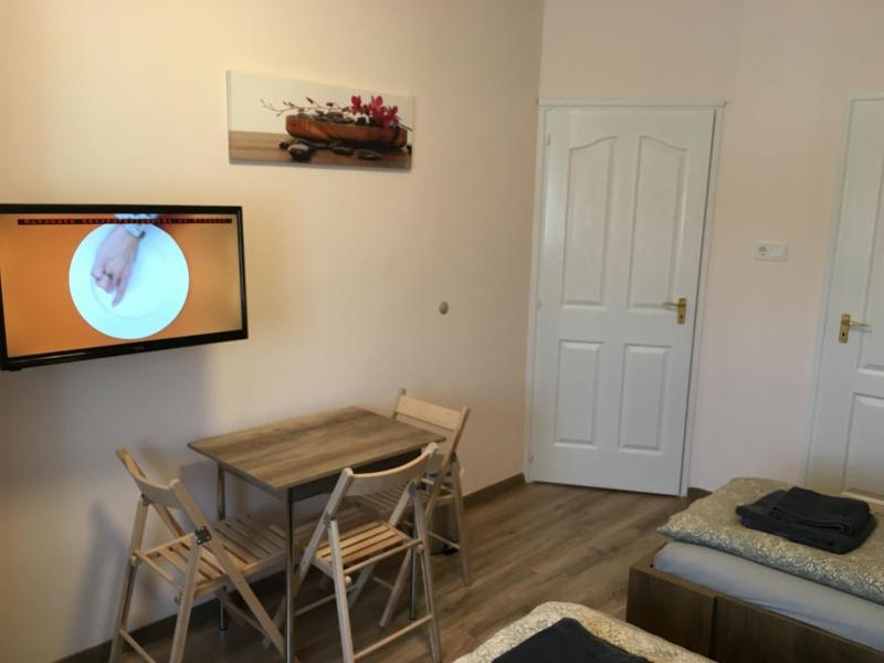 Deluxe Room (2 Adults + 1 Child) image 2
