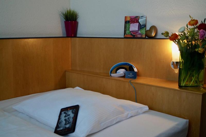 Single Room image 4