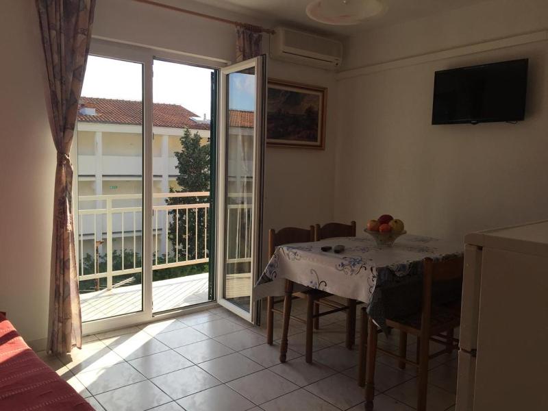 Two-Bedroom Apartment with Balcony and Sea View image 3