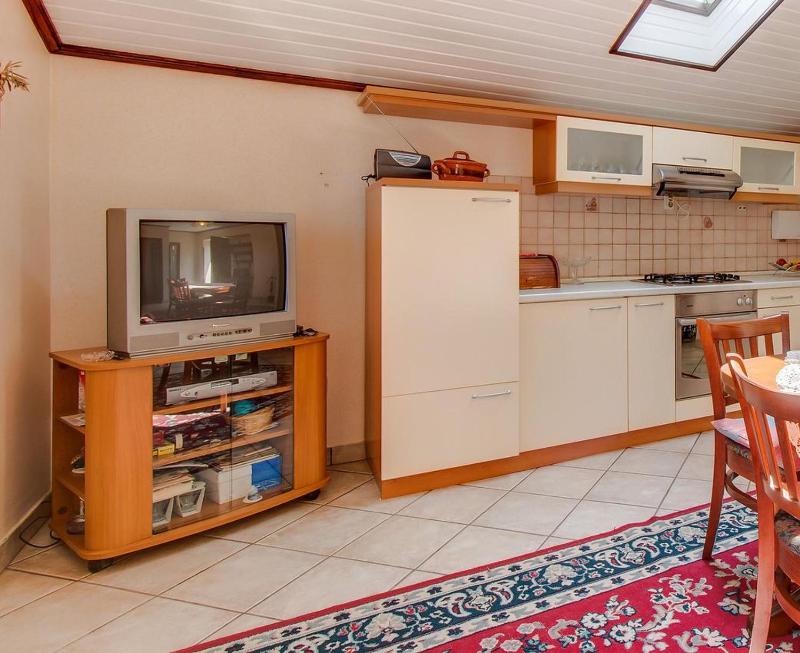 One-Bedroom Apartment image 1
