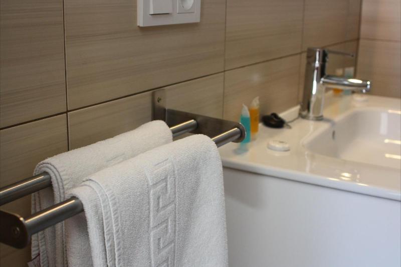 Double or Twin Room image 3