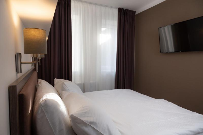 Double Room with Garden View image 1