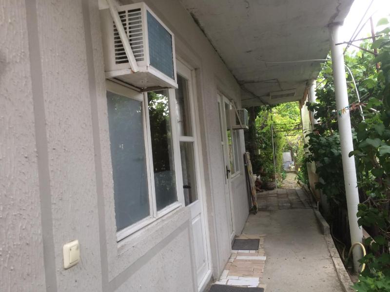 Double or Twin Room with Shared Bathroom image 1