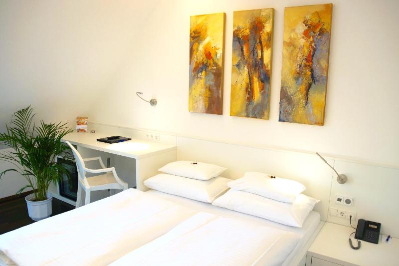 Business Double Room image 2